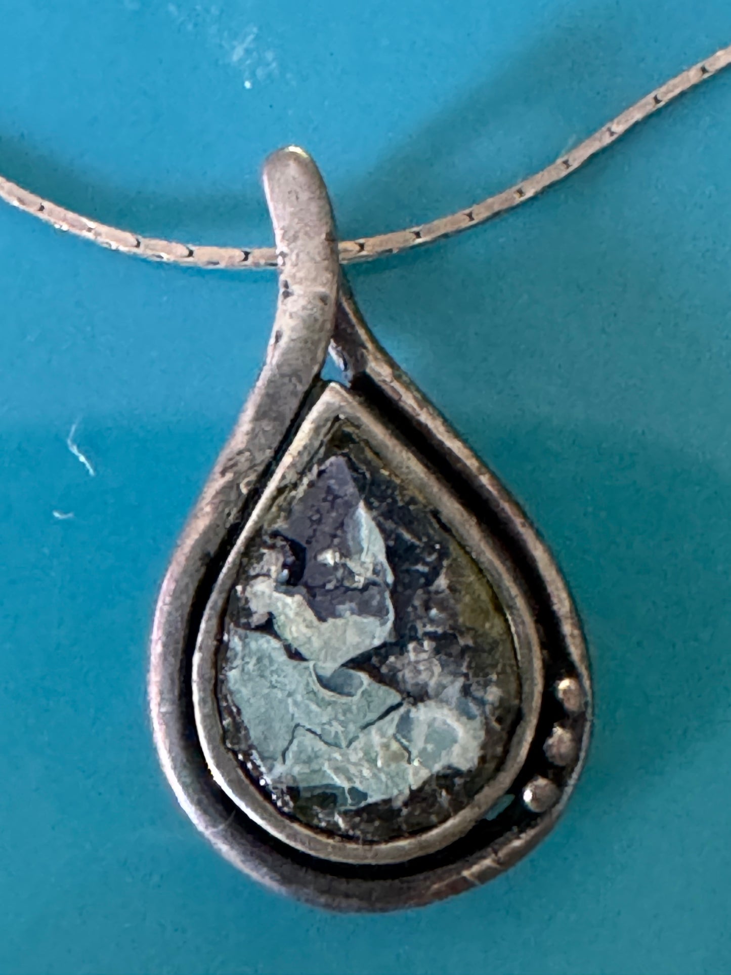 SMALL TEAR DROP ROMAN GLASS NECKLACE