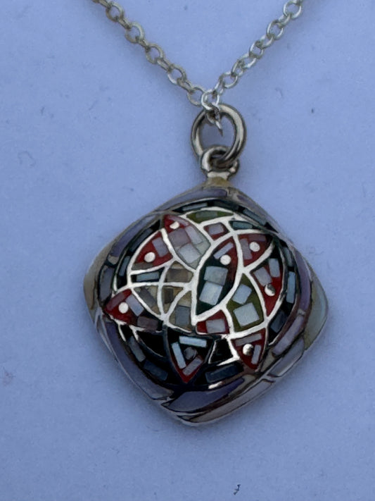 multi color mother of pearl necklace