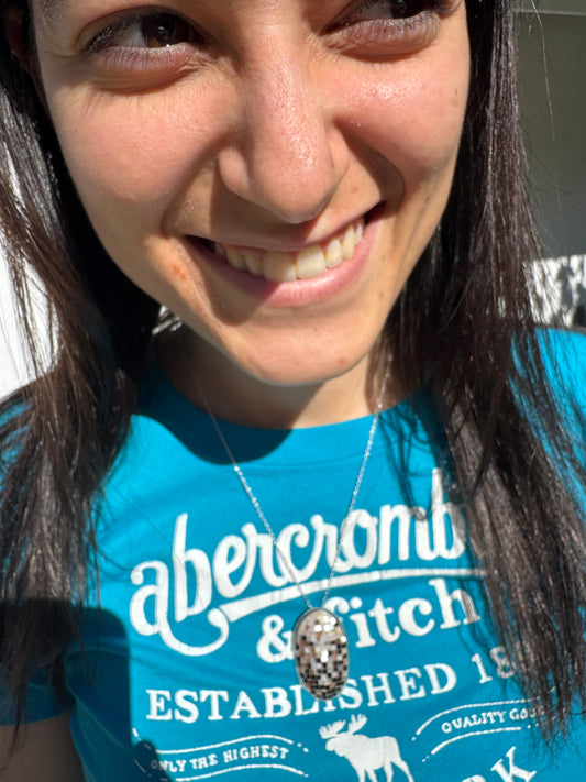 BIG OVAL BROWN WHITE AND BLACK MOTHER OF PEARL NECKLACE