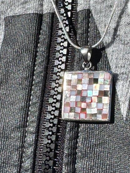 SQUARE BROWN AND WHITE MOSAICE NECKLACE