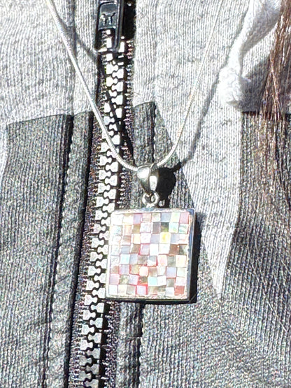SQUARE BROWN AND WHITE MOSAICE NECKLACE