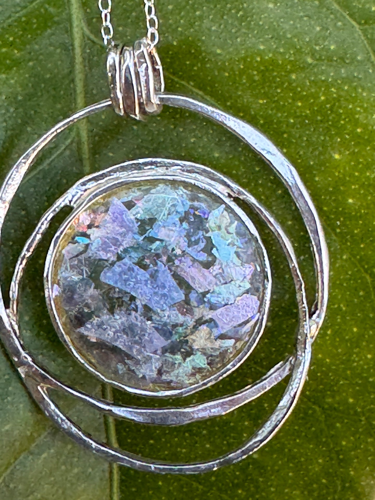 ANCIENT ROMAN GLASS IN CIRCLES