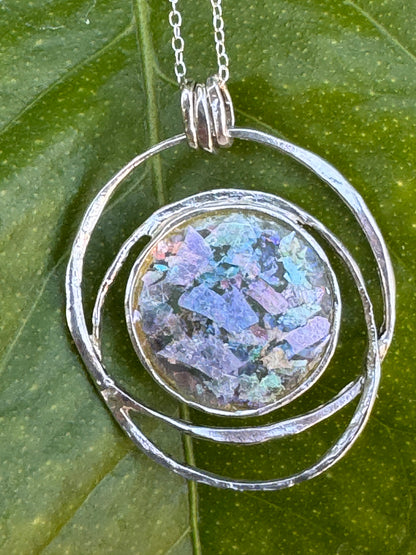 ANCIENT ROMAN GLASS IN CIRCLES
