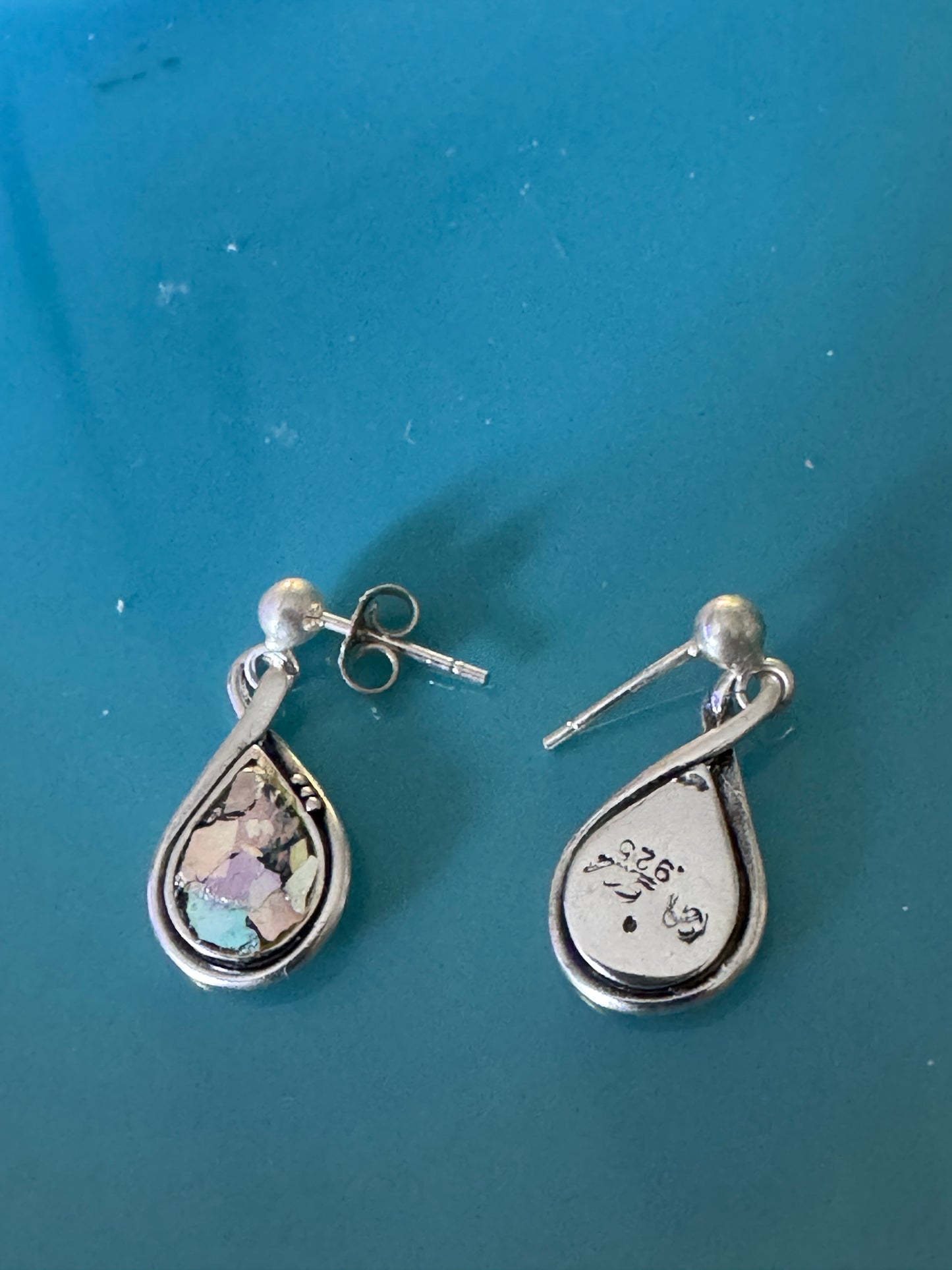 TEAR DROP HANGING  POST EARRINGS
