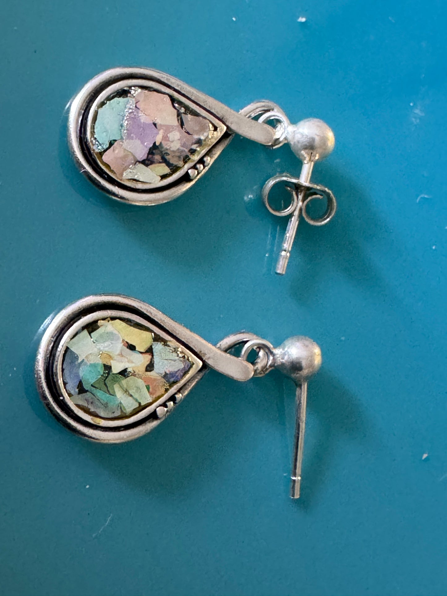 TEAR DROP HANGING  POST EARRINGS