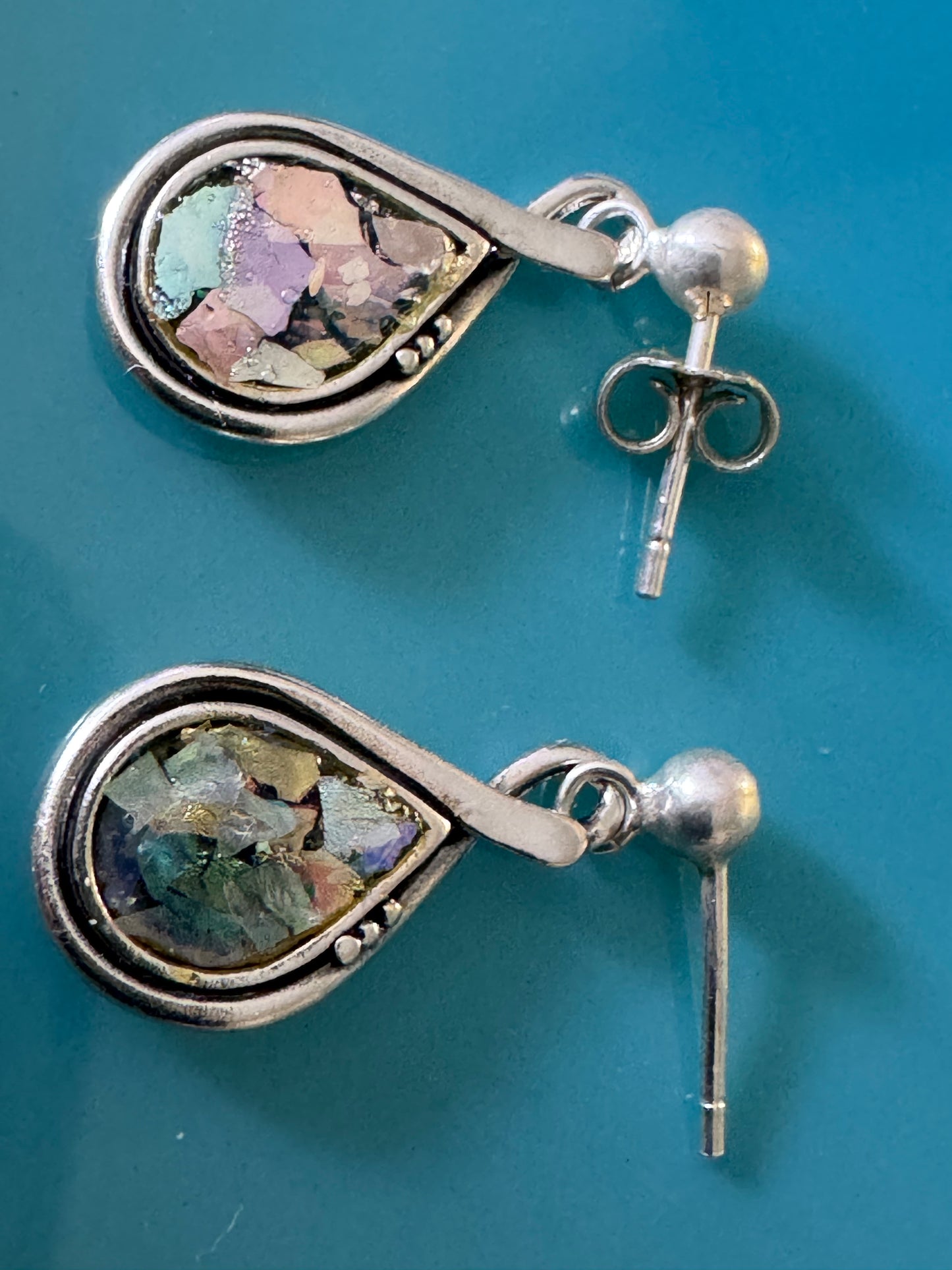 TEAR DROP HANGING  POST EARRINGS