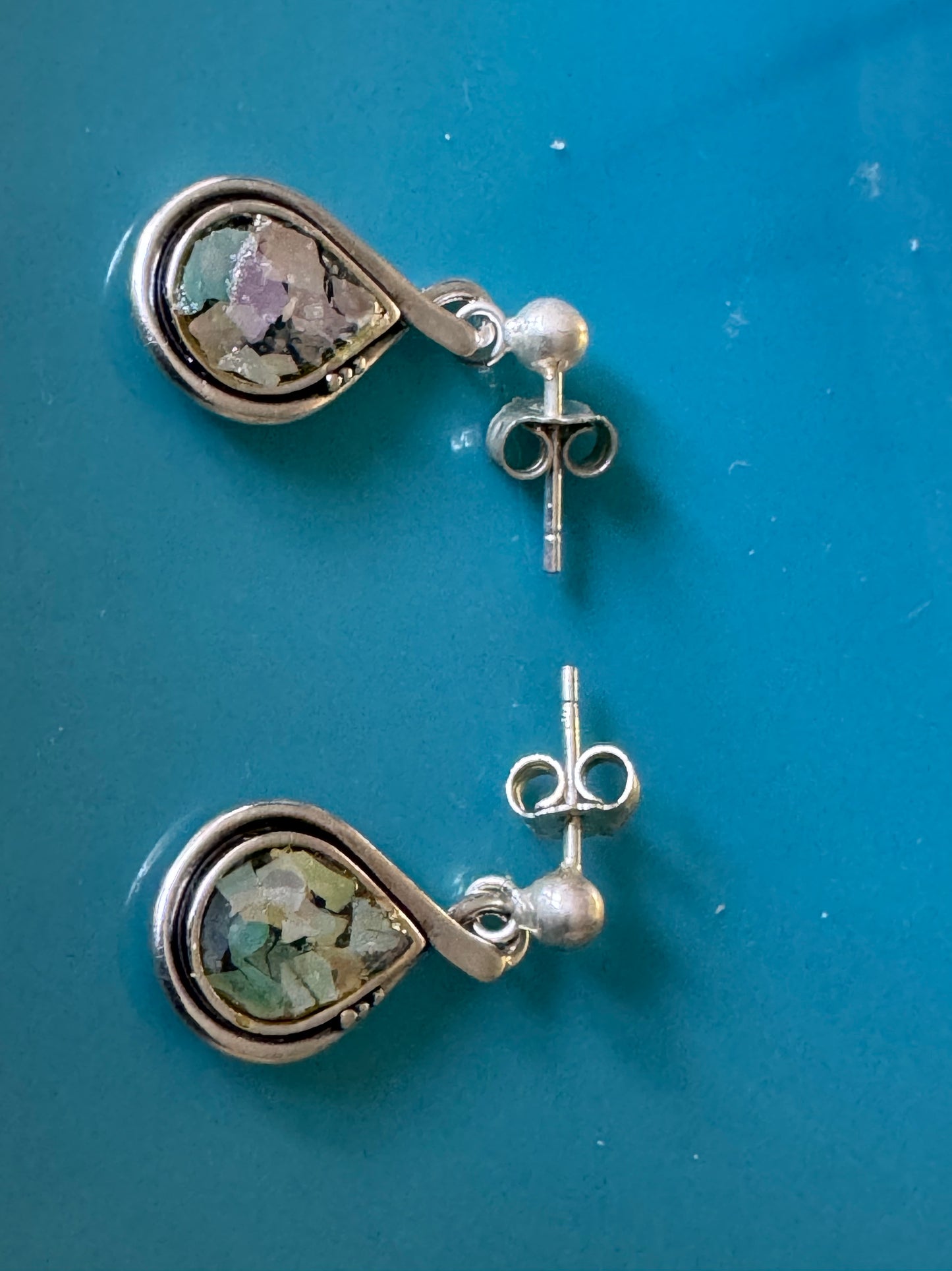 TEAR DROP HANGING  POST EARRINGS