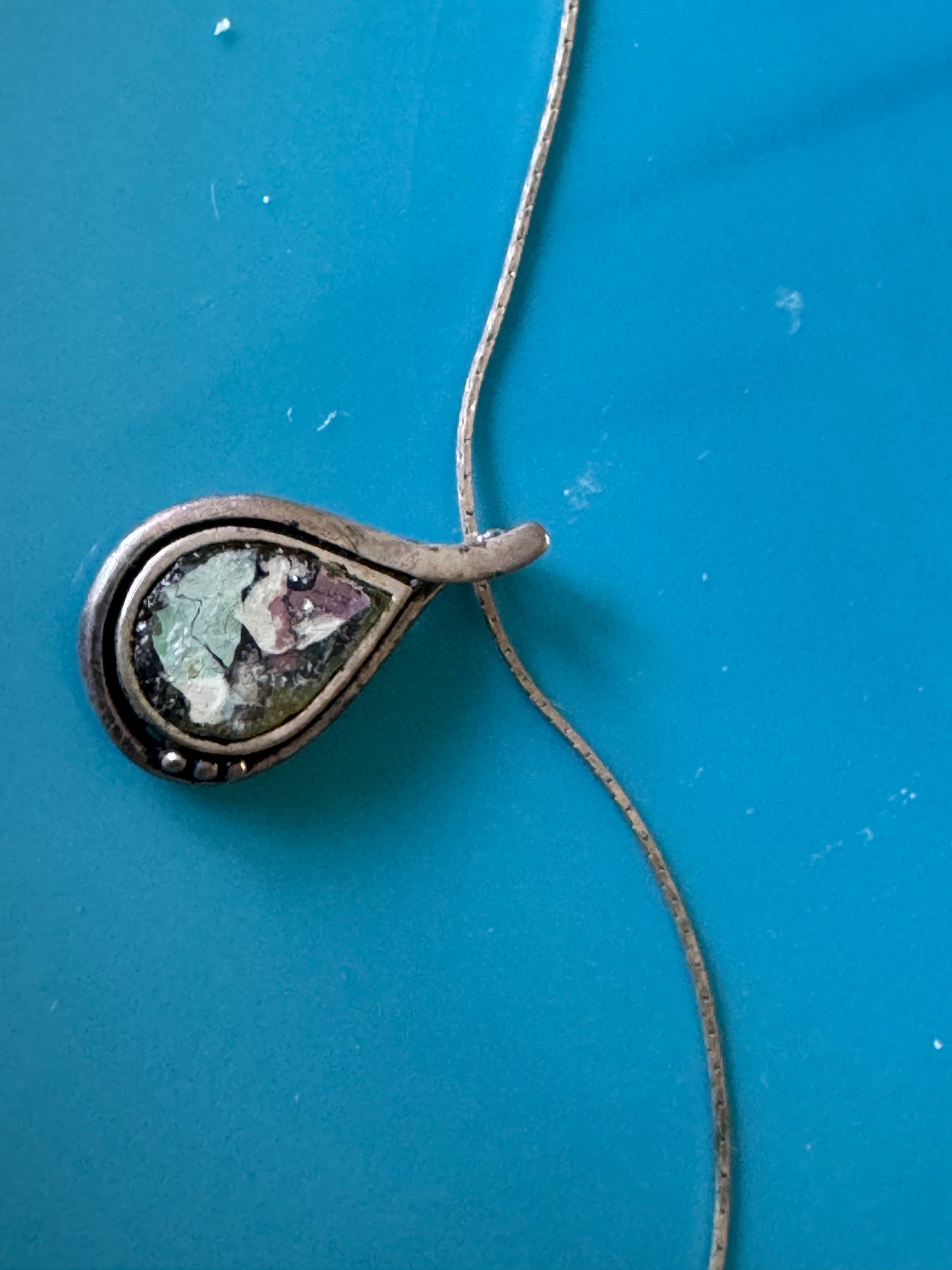 SMALL TEAR DROP ROMAN GLASS NECKLACE