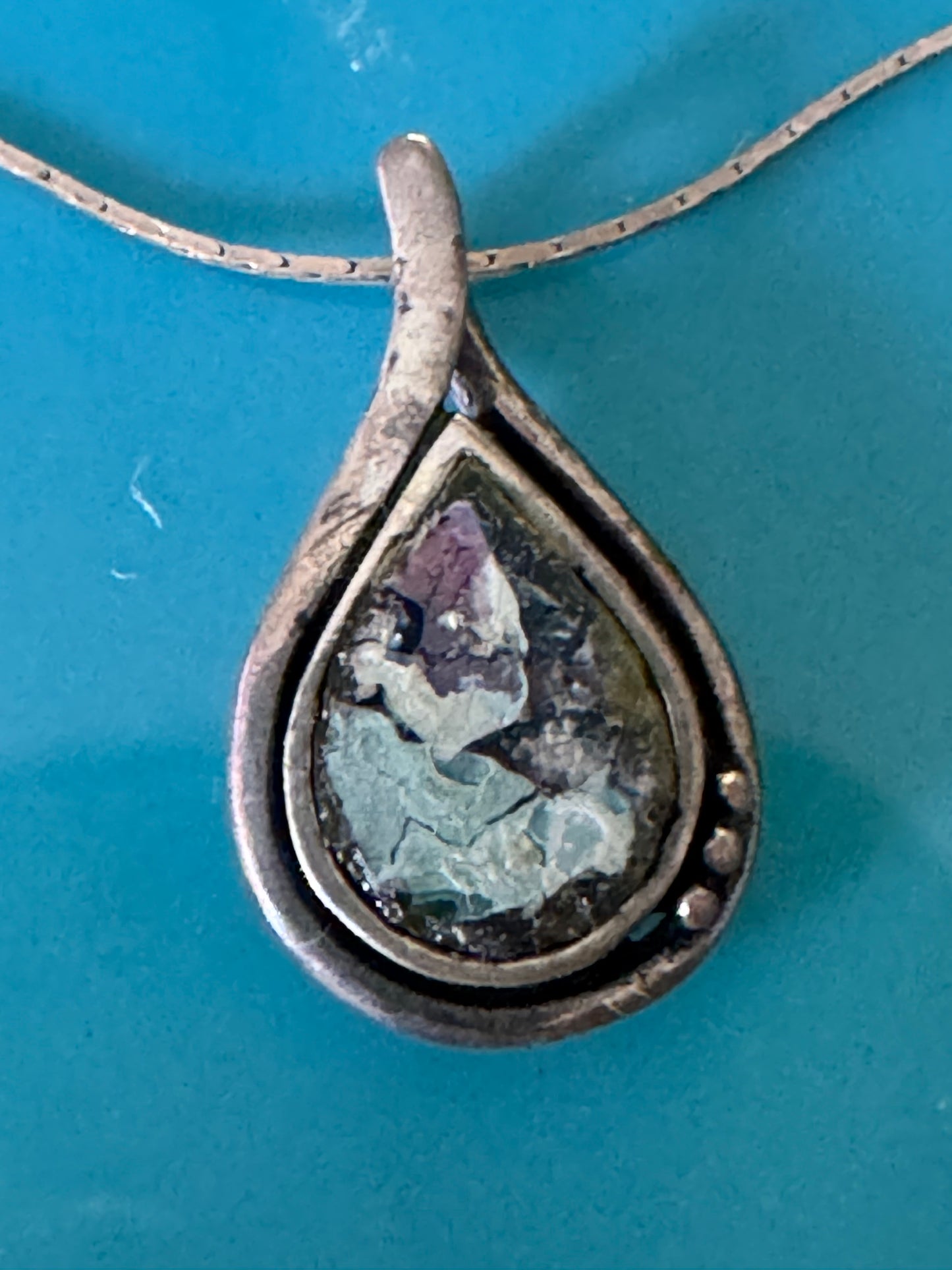 SMALL TEAR DROP ROMAN GLASS NECKLACE