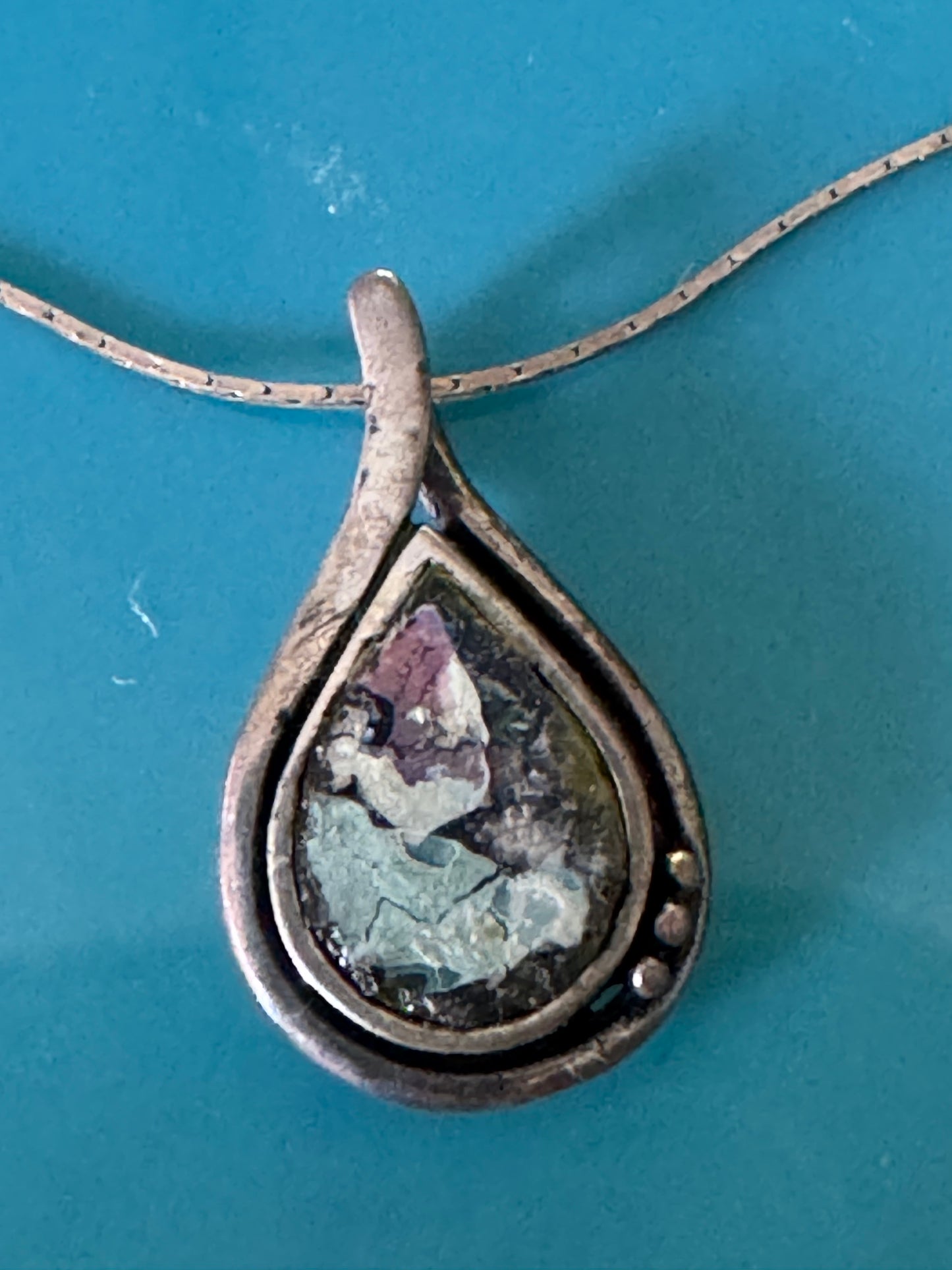 SMALL TEAR DROP ROMAN GLASS NECKLACE