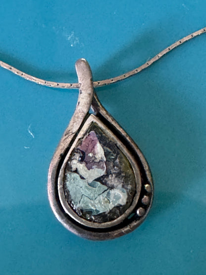 SMALL TEAR DROP ROMAN GLASS NECKLACE