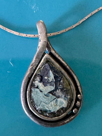 SMALL TEAR DROP ROMAN GLASS NECKLACE