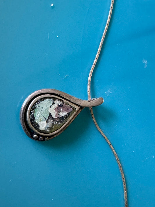 SMALL TEAR DROP ROMAN GLASS NECKLACE