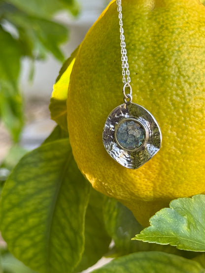 OVAL HAMMERED ROMAN GLASS NECKLACE