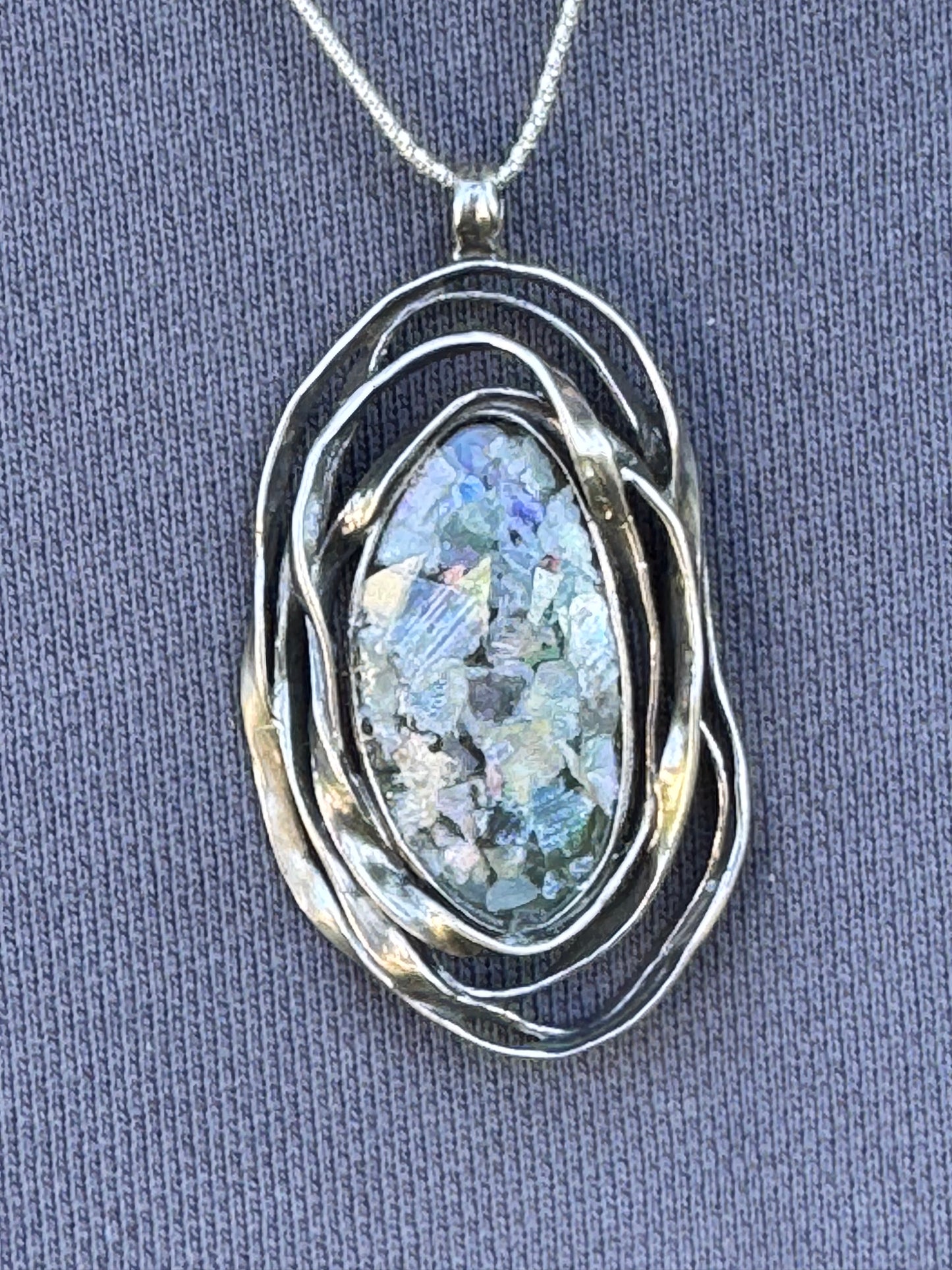 THE 3 OVAL CIRCLES