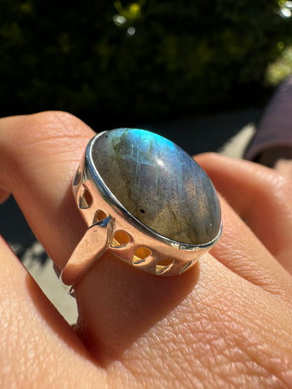 Oval Labradorite Ring