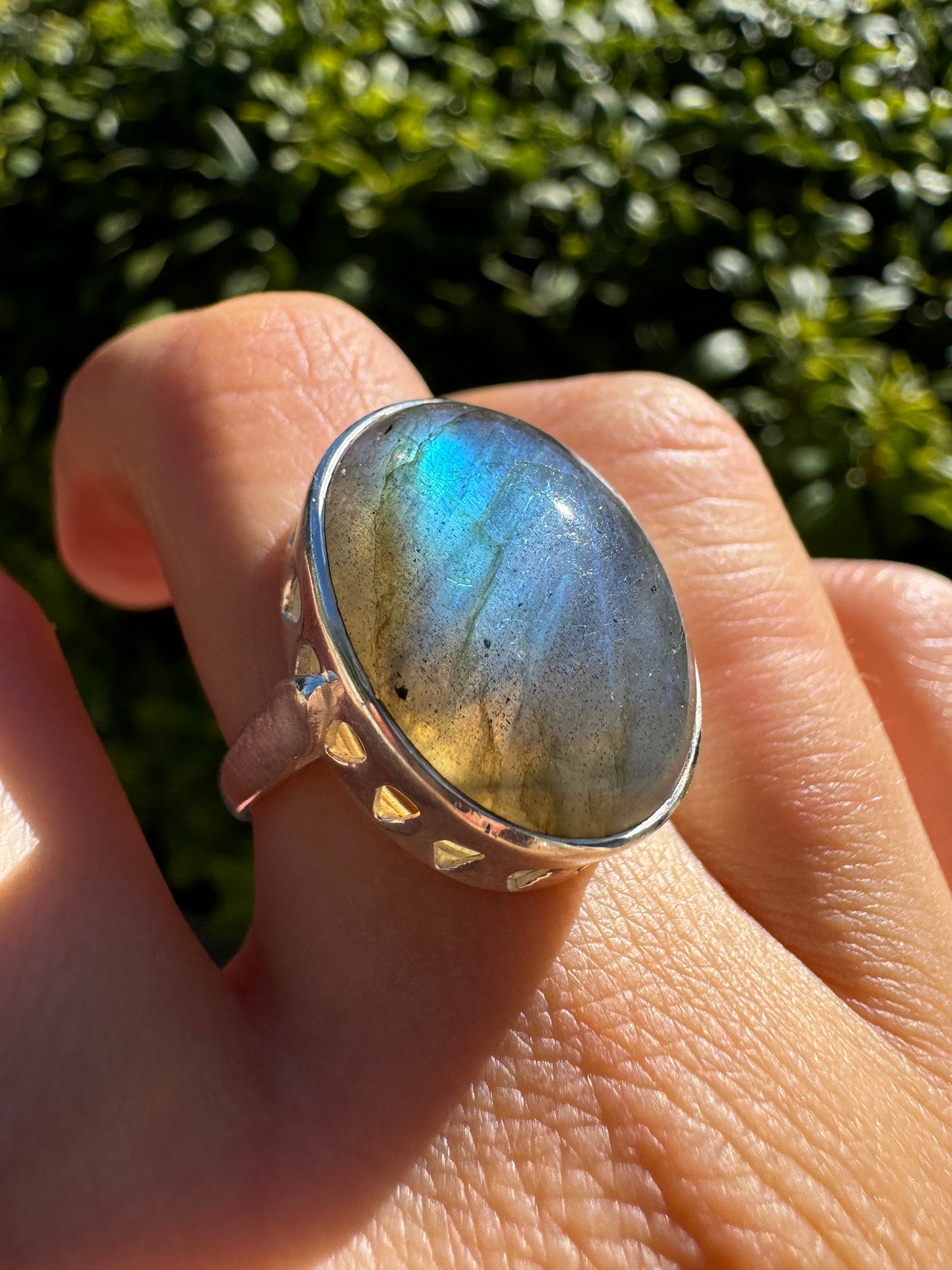Oval Labradorite Ring