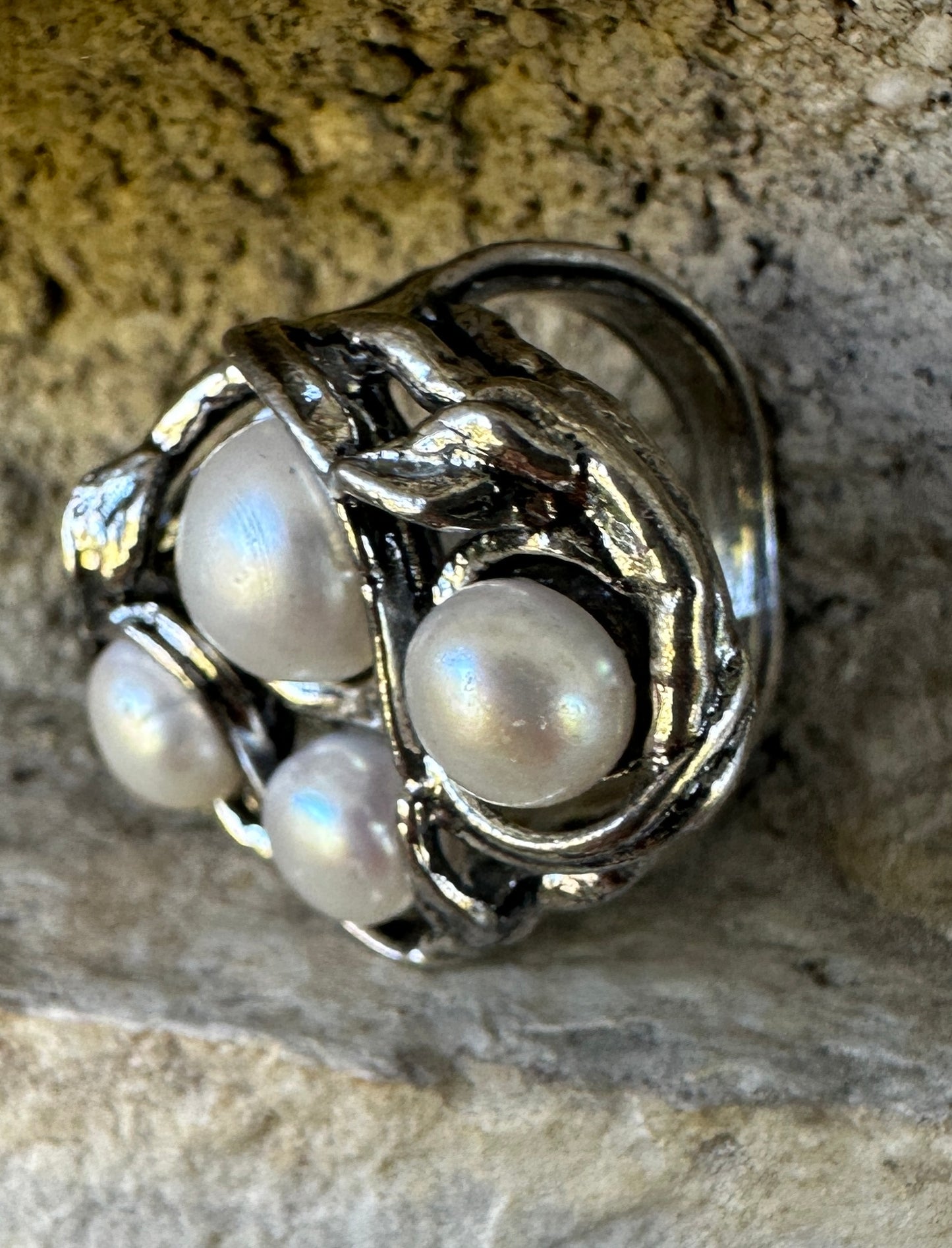 The Pearls Vine Ring