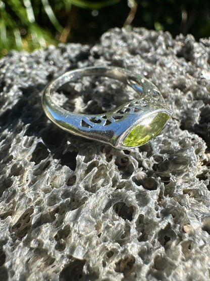 The Ovaline Peridot Ring