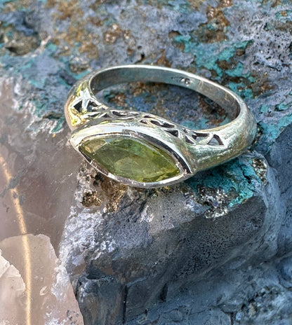 The Ovaline Peridot Ring