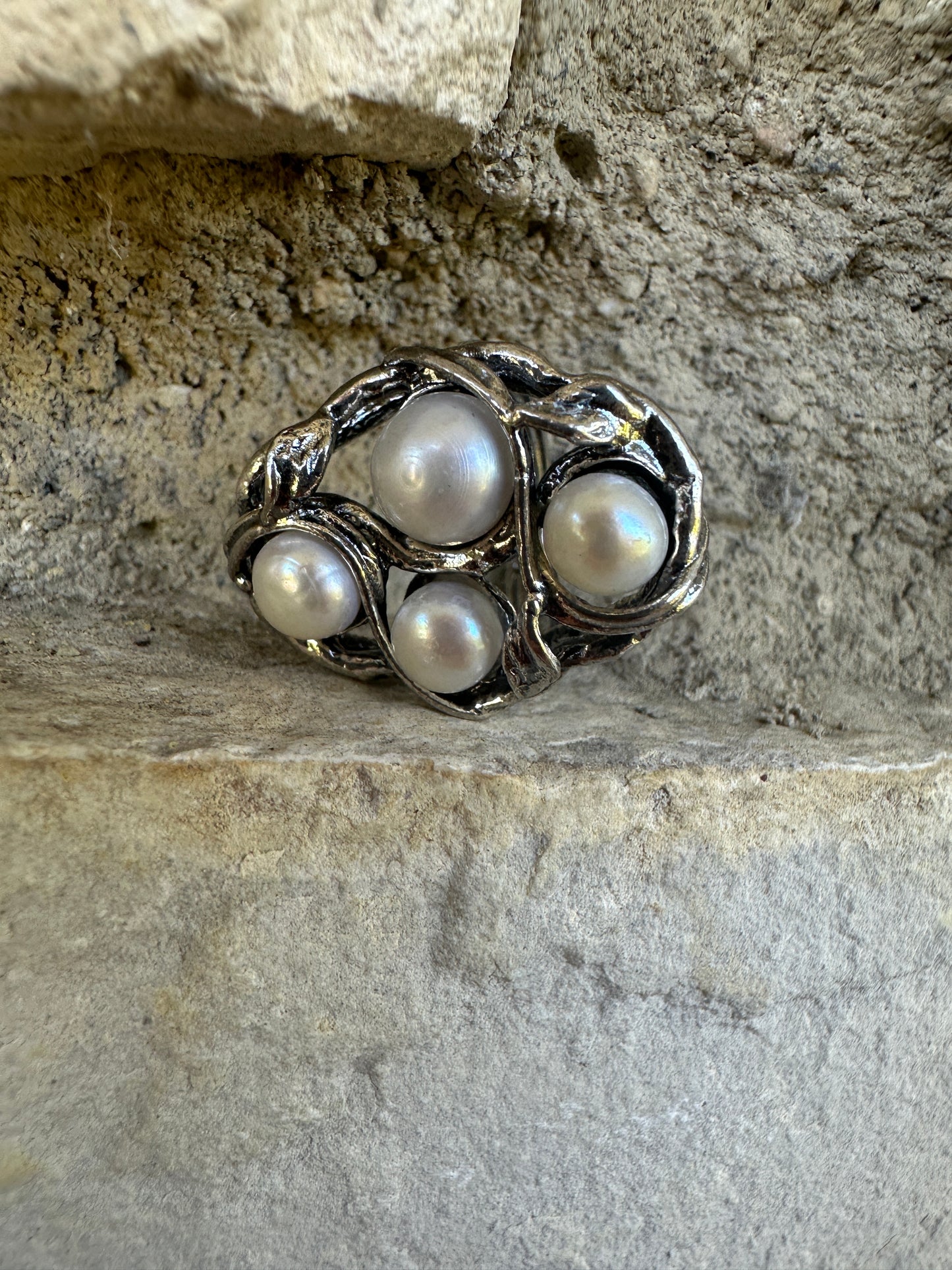 The Pearls Vine Ring